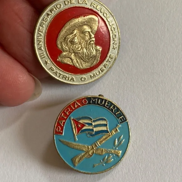 2 Cuban Castro Revolution PROPAGANDA Pins PATRIA O MUERTE Homeland or Death - Picture 4 of 4